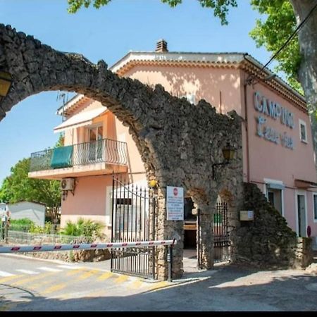 Mobil Home L'Eau Vive Les Arcs-sur-Argens Exteriér fotografie