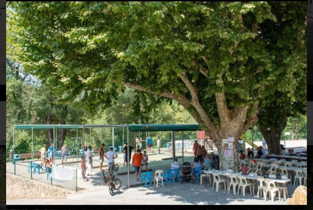 Mobil Home L'Eau Vive Les Arcs-sur-Argens Exteriér fotografie